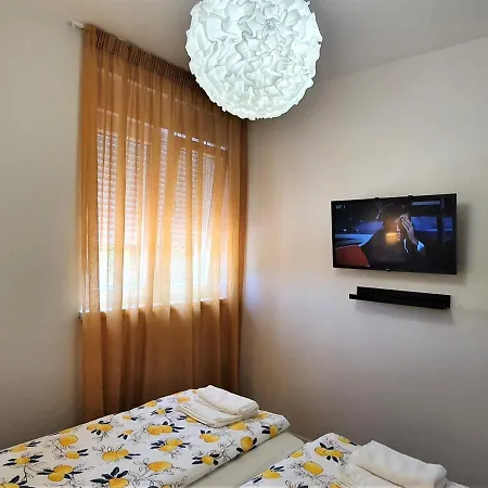 House Lucija Family For Max 6 Persons With Pool In Guest house