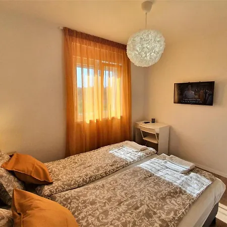House Lucija Family For Max 6 Persons With Pool In Guest house *