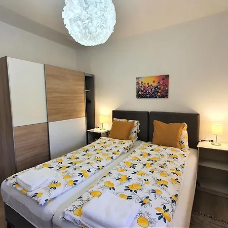 House Lucija Family For Max 6 Persons With Pool In Guest house *