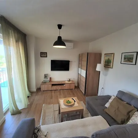 Guest house House Lucija Family For Max 6 Persons With Pool In Porec