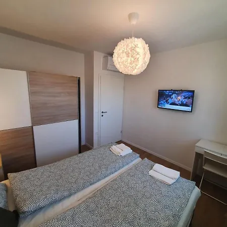 House Lucija Family For Max 6 Persons With Pool In Guest house *
