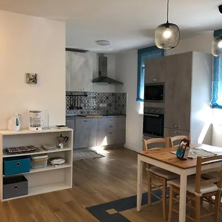 House Lucija Family For Max 6 Persons With Pool In Guest house *