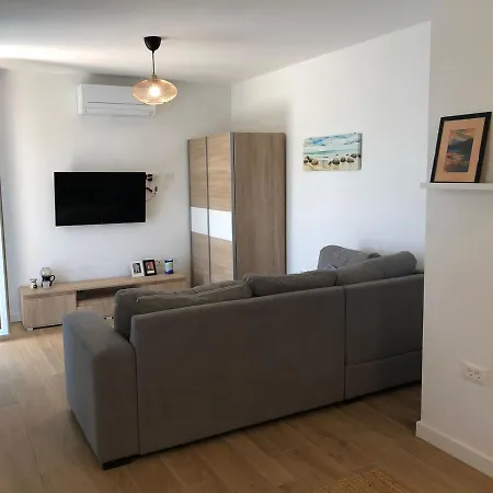 House Lucija Family For Max 6 Persons With Pool In Guest house *