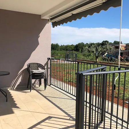House Lucija Family For Max 6 Persons With Pool In *