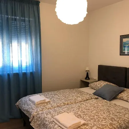Guest house House Lucija Family For Max 6 Persons With Pool In