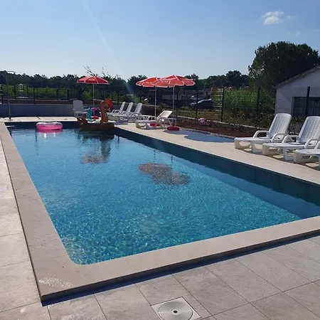 House Lucija Family For Max 6 Persons With Pool In *