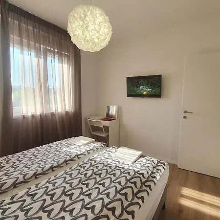 House Lucija Family For Max 6 Persons With Pool In